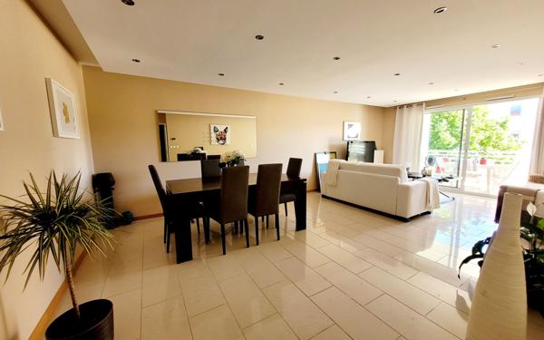 Appartement à vendre    3 pièces • 98 m2 Ferney-Voltaire