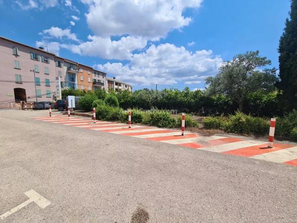 Location Local commercial 2 pièces 34 m2 à Le Luc