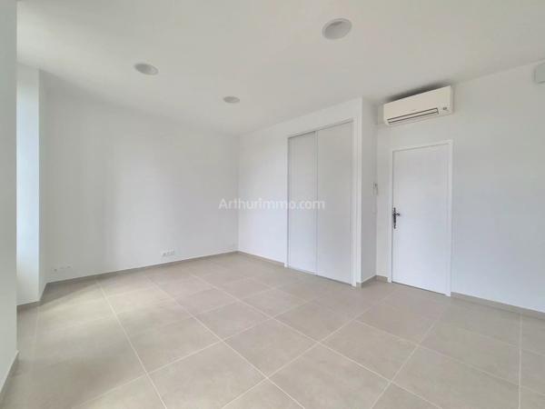 Location Local commercial 2 pièces 34 m2 à Le Luc