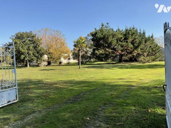 ST HILAIRE DE RIEZ, propriété de presque 6ha, maison de 214m² env. et dépendances, 2 puits !