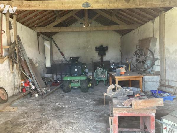 ST HILAIRE DE RIEZ, propriété de presque 6ha, maison de 214m² env. et dépendances, 2 puits !