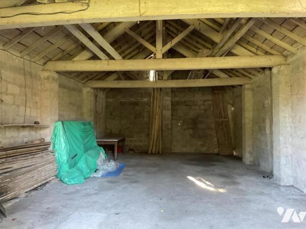 ST HILAIRE DE RIEZ, propriété de presque 6ha, maison de 214m² env. et dépendances, 2 puits !