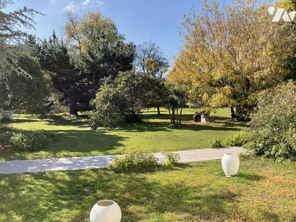 ST HILAIRE DE RIEZ, propriété de presque 6ha, maison de 214m² env. et dépendances, 2 puits !