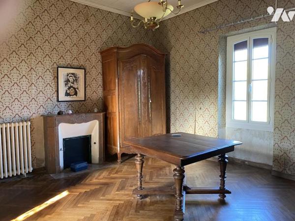 ST HILAIRE DE RIEZ, propriété de presque 6ha, maison de 214m² env. et dépendances, 2 puits !