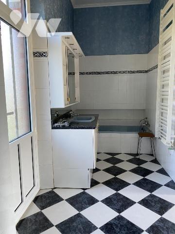 ST HILAIRE DE RIEZ, propriété de presque 6ha, maison de 214m² env. et dépendances, 2 puits !