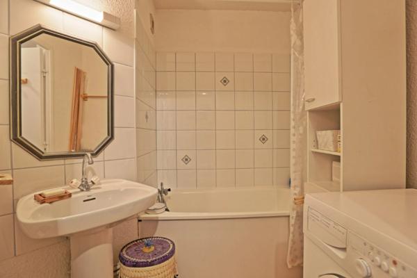 Dpt Alpes Maritimes (06), à vendre ISOLA 2000 Hameau T1 de 29 m² au pied des pistes