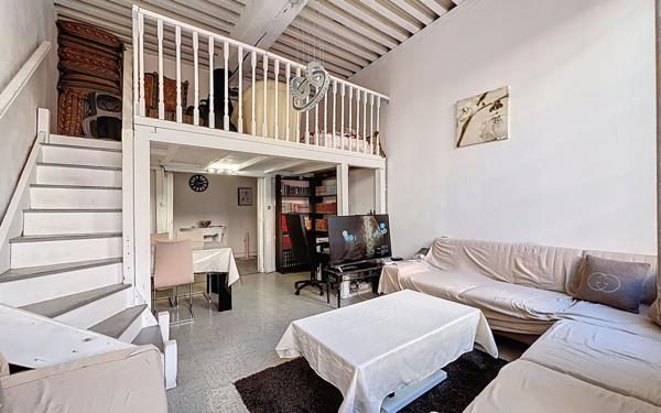 Appartement à vendre    3 pièces • 83 m2 Lyon 1