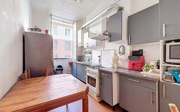 Appartement à vendre    3 pièces • 83 m2 Lyon 1