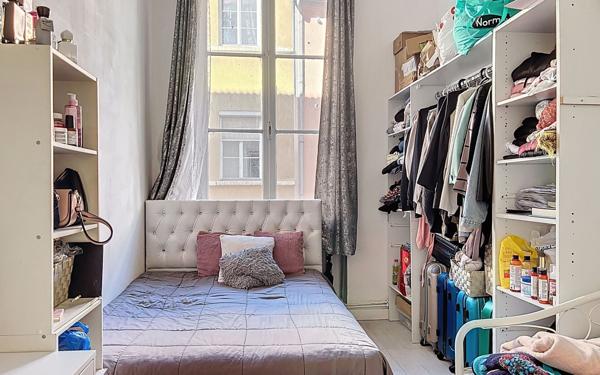 Appartement à vendre    3 pièces • 83 m2 Lyon 1