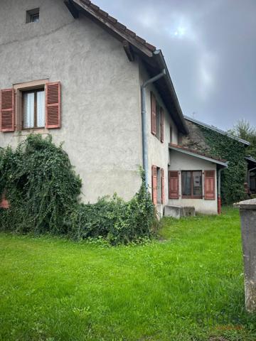 Ancienne ferme à rénover – Gros potentiel au cœur de Buc (Territoire de Belfort)