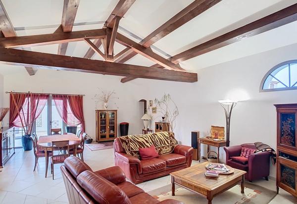 Maison de Plain-pied 6 Pièces 198 m²