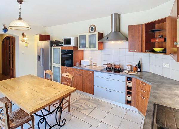 Maison de Plain-pied 6 Pièces 198 m²