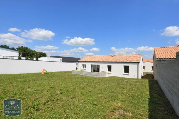 Maison à louer 4 pièces 80.04m² Le May-sur-Èvre (49122)