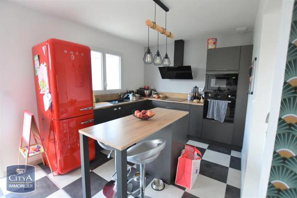Maison à louer 4 pièces 80.04m² Le May-sur-Èvre (49122)