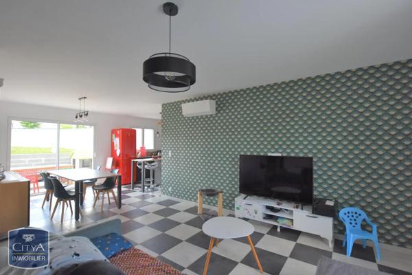 Maison à louer 4 pièces 80.04m² Le May-sur-Èvre (49122)