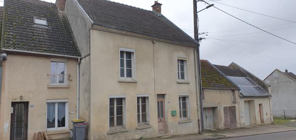Dormans (51700) MAISON AVEC GARAGE ET JARDIN A RENOVER