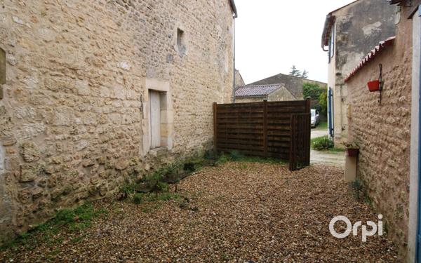 Maison à louer    2 pièces •  Nancras