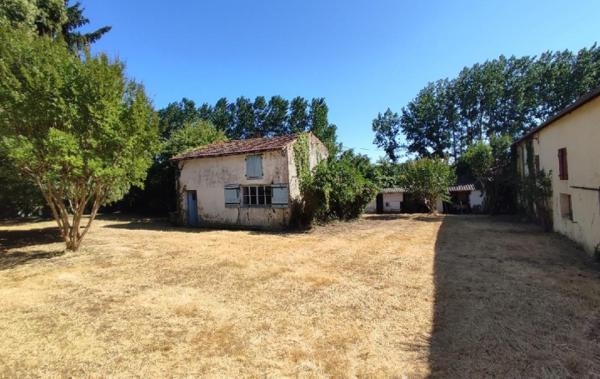 Vente Immeuble Ecoyeux   