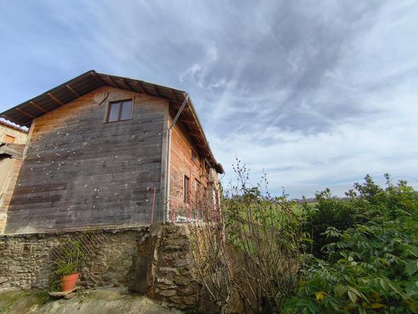 Charmante maison individuelle en pierre – 75 m² – Environnement calme et verdoyant