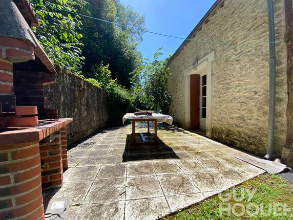 Ancien relais de charme avec terrain arboré et bord du Loir