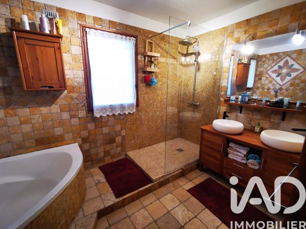 Maison à vendre 8 pièces 163 m² Solliès-Pont