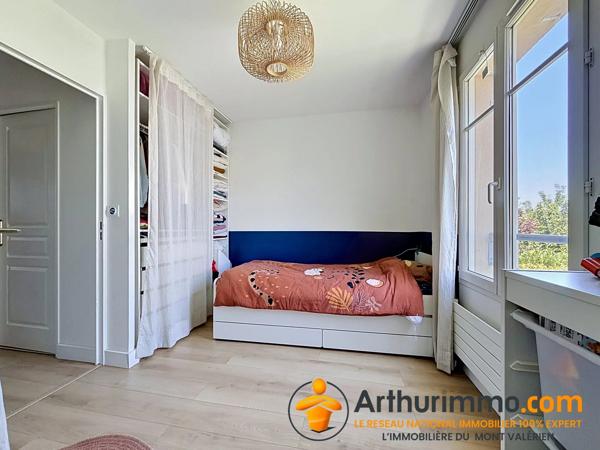 Location                                                      Maison
                        
                     5 pièces                      103 m2                     à Nanterre
