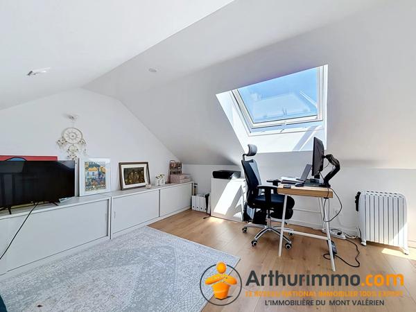 Location                                                      Maison
                        
                     5 pièces                      103 m2                     à Nanterre