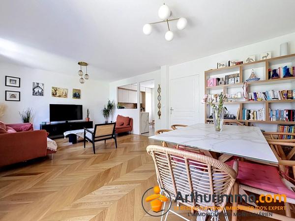 Location                                                      Maison
                        
                     5 pièces                      103 m2                     à Nanterre