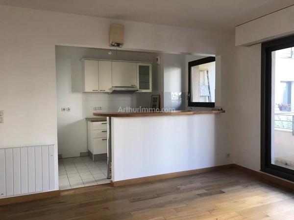 Vente                                                      Appartement
                        
                     2 pièces                      48 m2                     à Joinville-le-Pont