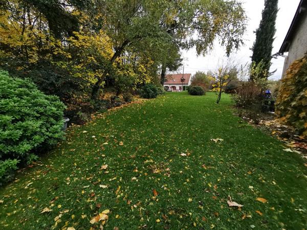 VENDOME SUD 41100, maison d'architecte avec jardin bien arboré