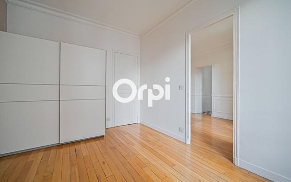 Appartement à vendre    3 pièces • 42 m2 Paris 20