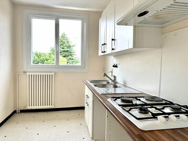 A VENDRE NANTES ZOLA, appartement 2 chambres avec balcon et parking