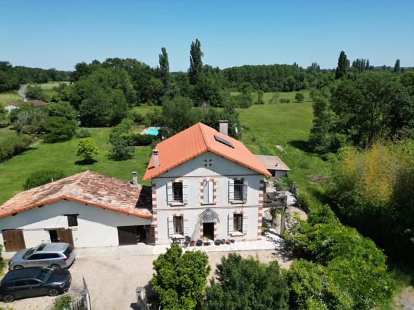 Maison avec piscine et accès directe à la rivière