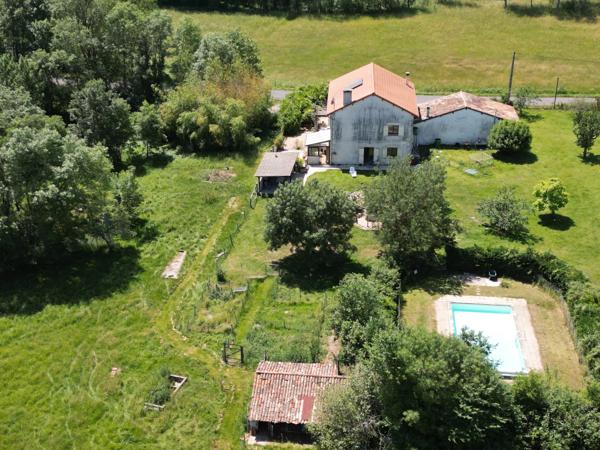 Maison avec piscine et accès directe à la rivière