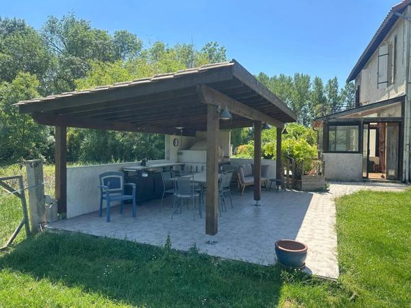 Maison avec piscine et accès directe à la rivière