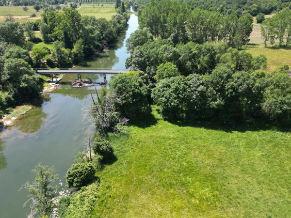 Maison avec piscine et accès directe à la rivière