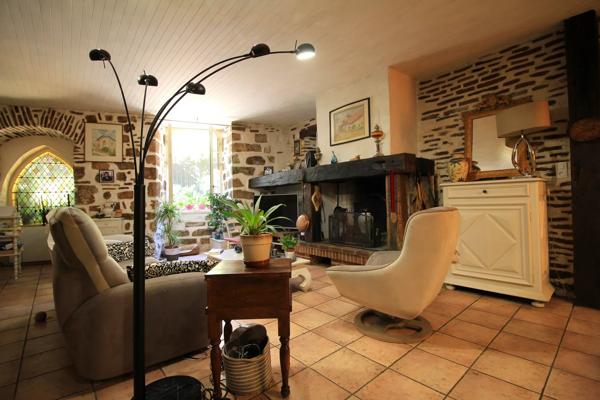 Maison de village de charme avec piscine et parking