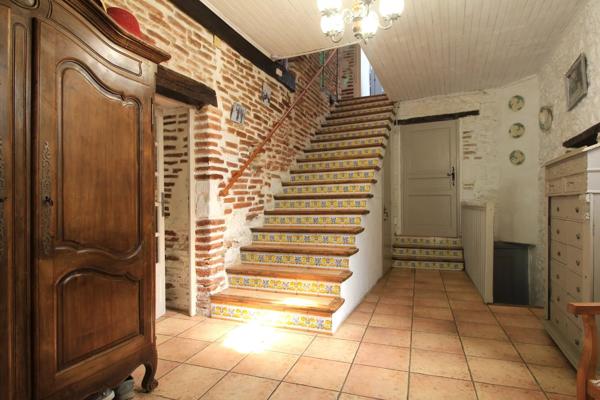 Maison de village de charme avec piscine et parking