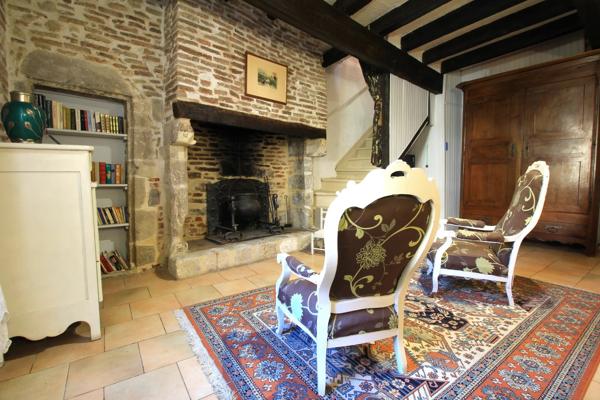 Maison de village de charme avec piscine et parking