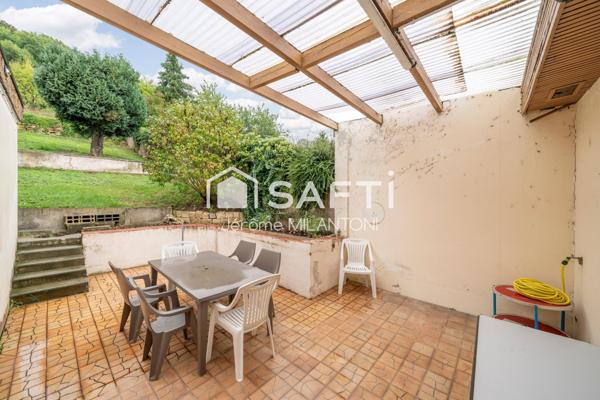 Ideal première acquisition, proche de toutes commodités, axe A31 à moins de 10mn, gare SNCF...