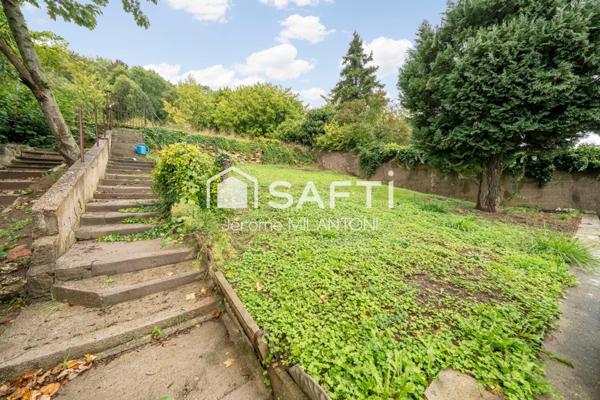 Ideal première acquisition, proche de toutes commodités, axe A31 à moins de 10mn, gare SNCF...