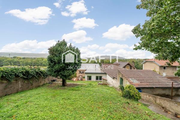 Ideal première acquisition, proche de toutes commodités, axe A31 à moins de 10mn, gare SNCF...