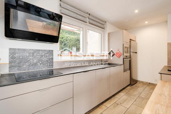 Ideal première acquisition, proche de toutes commodités, axe A31 à moins de 10mn, gare SNCF...