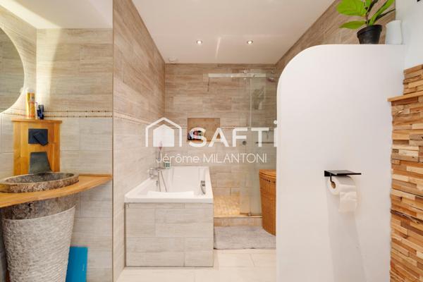 Ideal première acquisition, proche de toutes commodités, axe A31 à moins de 10mn, gare SNCF...