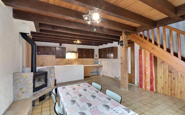 Maison à vendre    4 pièces •  Saint-Genix-sur-Guiers