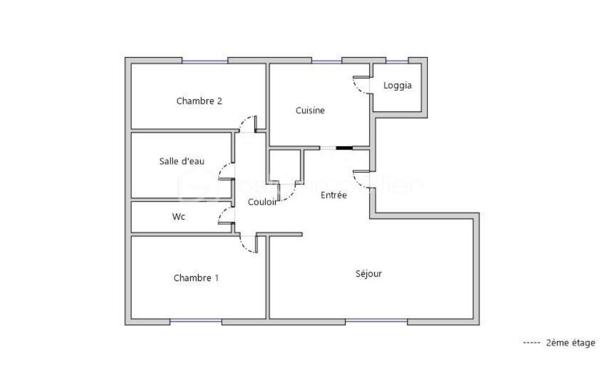 DOUARNENEZ – CENTRE-VILLE / PORT RHU – T3 DE 60 M² AVEC GARAGE, CAVE ET DOUBLE BALCON – À MOINS D’1 KM DE LA PLAGE

Situé à proximité immédiate du Port-Rhu, des commerces et des commodités du centre-ville de Douarnenez, venez découvrir cet appartement T3 d’environ 60 m² entièrement entretenu, situé au 2ème étage sur 4 d’une copropriété soignée et sécurisée, sans ascenseur.

À moins d’1 km de la plage, l’appartement développe une distribution fonctionnelle et agréable :

Entrée avec couloir et placard de rangement, cuisine indépendante récente entièrement aménagée et équipée avec espace cellier / arrière-cuisine, salon-séjour lumineux donnant accès à un grand balcon, deux chambres avec placards intégrés dont une avec balcon privatif, salle d’eau récente avec douche à l’italienne et WC indépendant.

Aucun travaux à prévoir.

Prestations complémentaires :
– Menuiseries PVC double vitrage
– Volets roulants électriques sur les 2 baies vitrées (chambre et salon) et manuels sur fenêtre cuisine et 2eme chambre
– Chauffage collectif par chaudière fioul de 2008 avec consommation individualisée
– Cave privative en sous-sol (1,63m x 3,95m soit 6,44m²) (avec électricité/éclairage)
– Garage privatif dans cour sécurisée (5,35m x 2,55m soit 13,64m²) (sans électricité/éclairage)
– Copropriété entretenue
– DPE : D

Un appartement lumineux, pratique et immédiatement habitable, idéal aussi bien pour une résidence principale, un pied-à-terre en bord de mer ou un investissement patrimonial à Douarnenez.

Taxe Foncière : 826€/an
Charges copro : environ 155€/mois (Chauffage, Eau froide/chaude, Honos Syndic, Charges communes ...)

- - - Visite uniquement sur rendez-vous - - -

Contact Exclusif : Gino DUPUY - BSK Immobilier
Votre Conseiller Immobilier sur Quimper et alentours.
Avis de valeur OFFERT dans tout le Finistère Sud.

_________________________________________________

VENTE IMMOBILIÈRE – QUIMPER & Alentours
Échangeons sur votre projet, sans engagement, pour définir la meilleure stratégie de vente.

APPORTEURS D'AFFAIRES
Vous connaissez quelqu'un qui souhaite vendre ou acheter ? Un simple message suffit pour initier un contact, je m'occupe du reste.
Rémunération attractive.

COLLABORATION INTERCABINET
Discutons volontiers d'un partage de mandat ou d'un acheteur en recherche.
_________________________________________________

Honoraires charge vendeur : aucun frais d'agence pour vous.
Le prix affiché est votre prix final hors frais de notaire.