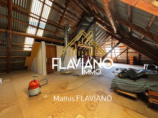 Barcelonnette (04400) FERME RÉNOVÉE - 6 PIÈCES - 1 400m2 TERRAIN & HANGAR / GARAGE