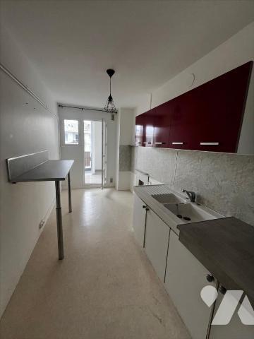 Appartement 3 pièces de 69 m² avec balcon, cave et garage – Résidence Le Pélican