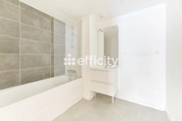 Appartement
         4 pièces
        - 76 m² Exclusivité 329 000 € *