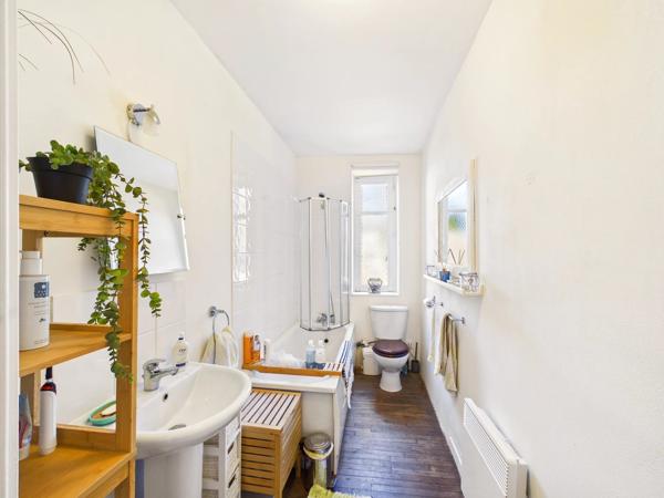 Lumière, espace et potentiel : une maison qui n’attend que vous